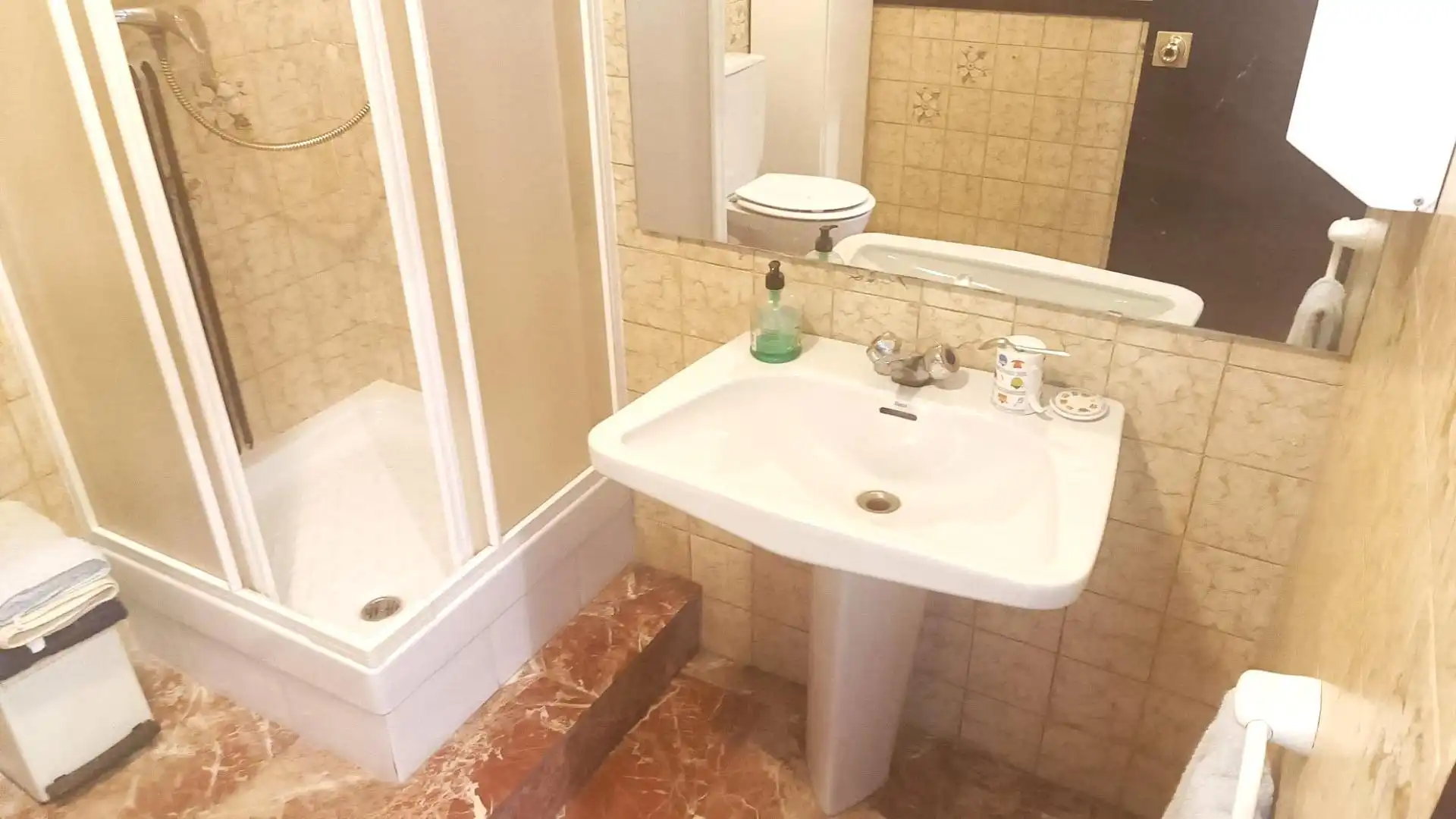 Badezimmer von Wohnung zum Verkauf in Terrassa mit Terrasse und Balkon
