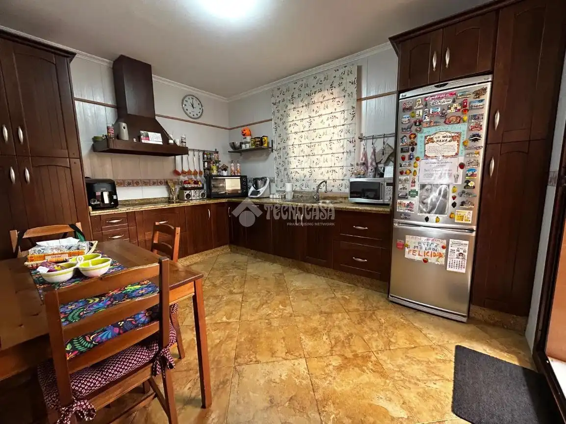 Cocina de Casa adosada en venta en Alcalá del Río con Aire acondicionado