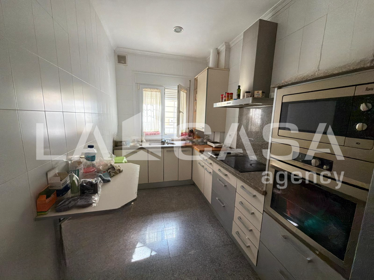 Cuina de Casa adosada en venda en Montequinto amb Aire condicionat