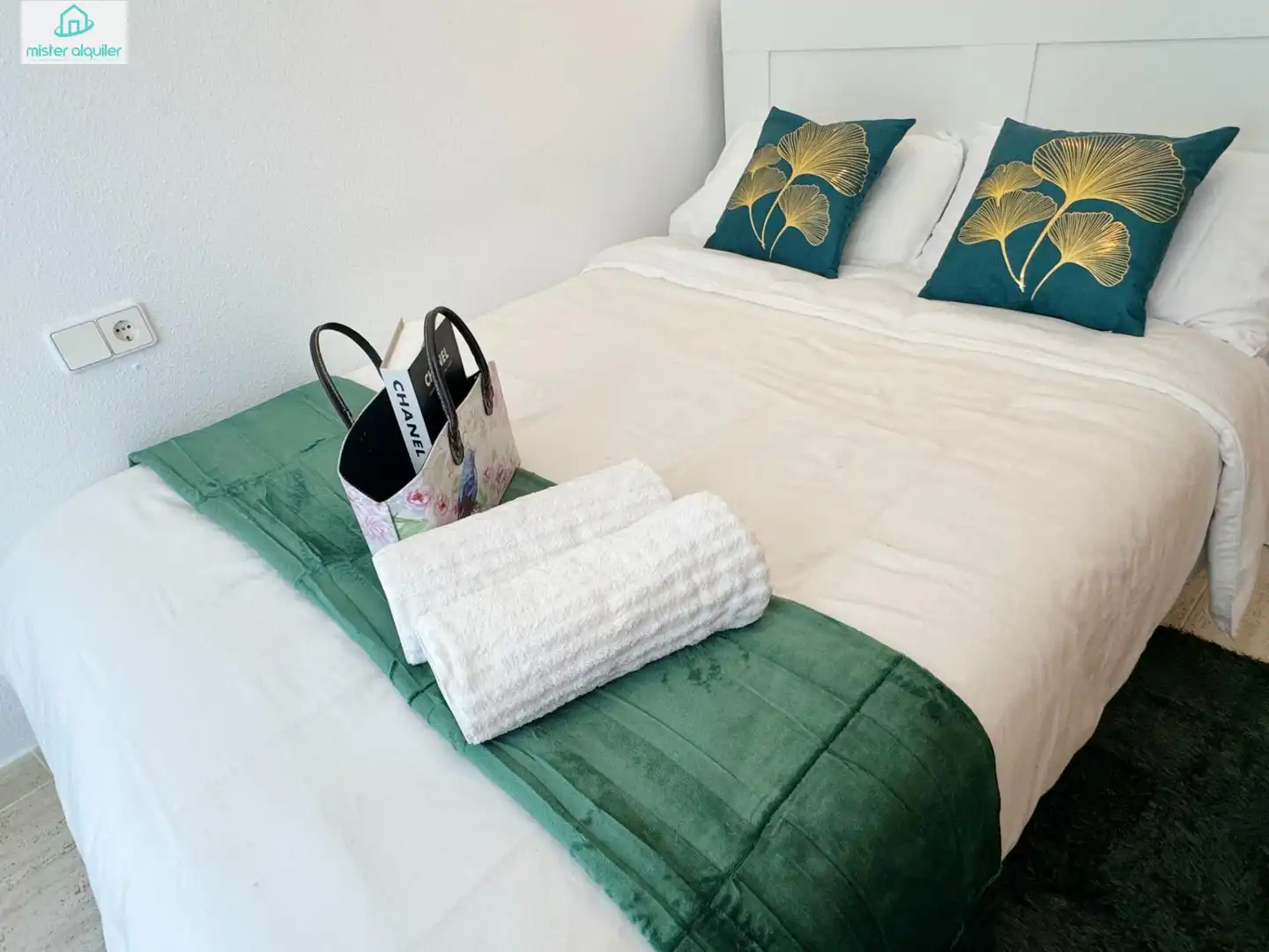 Apartamento con piscina en alquiler en Calle MAGRANER, DEL 7