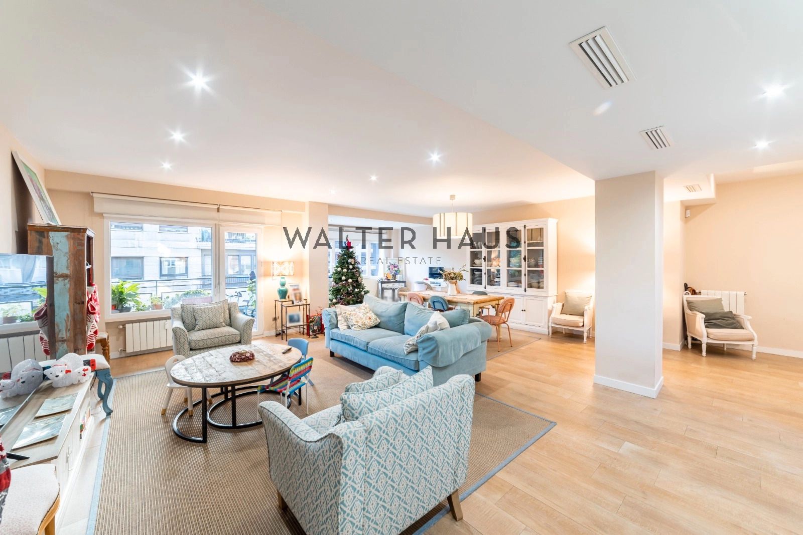 Living room of Flat for sale in  Madrid Capital  with Air Conditioner, Heating and Storage room