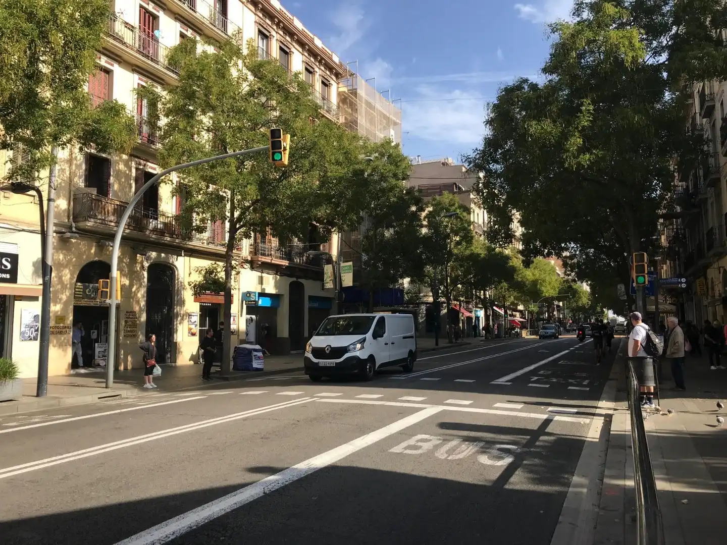 Business premises for transfer in Sants - Montjuïc, imagen 4