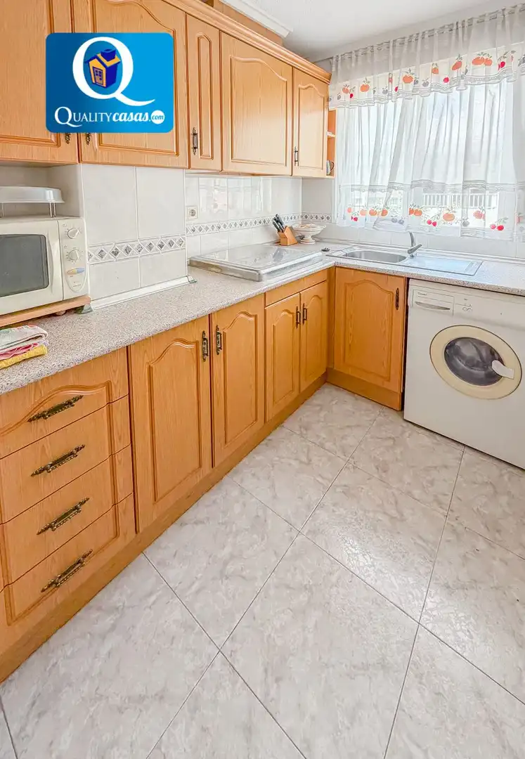 Küche von Wohnung zum Verkauf in Torrevieja mit Terrasse