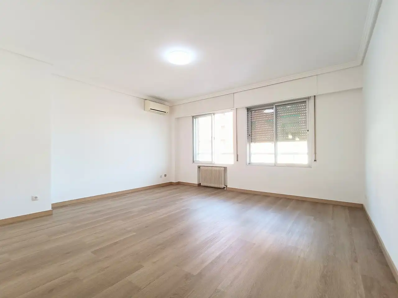 Bedroom of Flat for rent in Barrio de Salamanca
