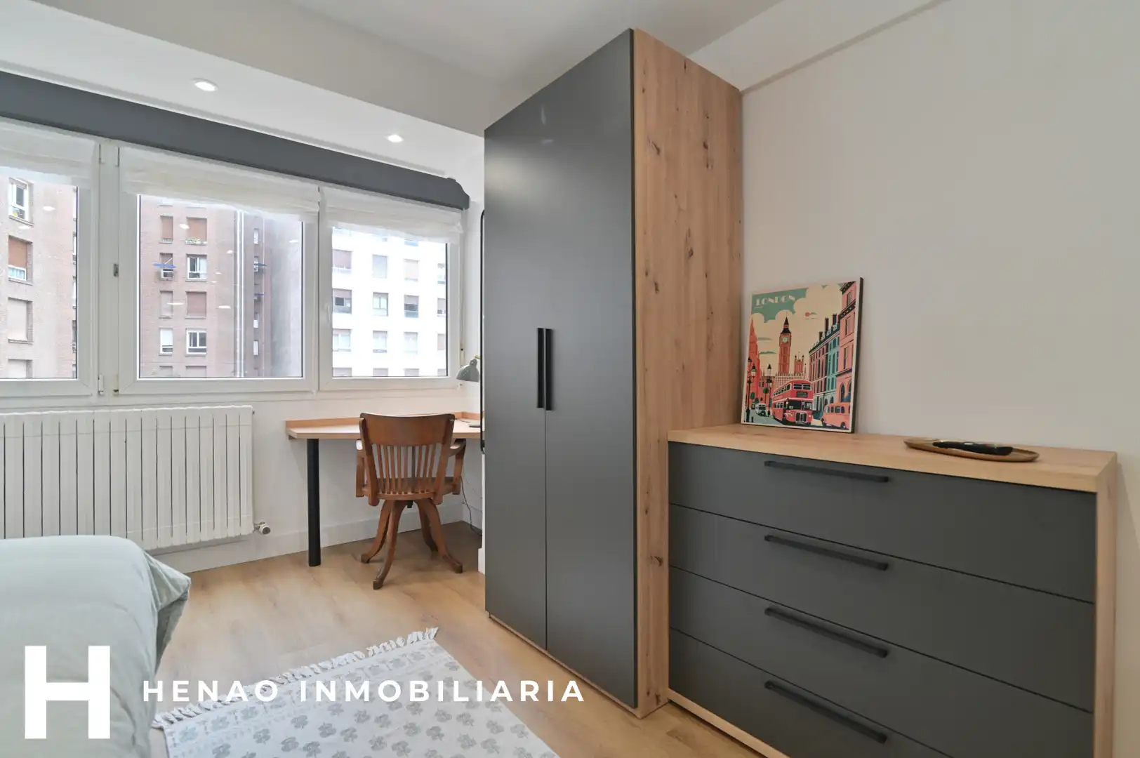 Habitación de Apartamento en venta en Bilbao  con Calefacción, Parquet y Amueblado