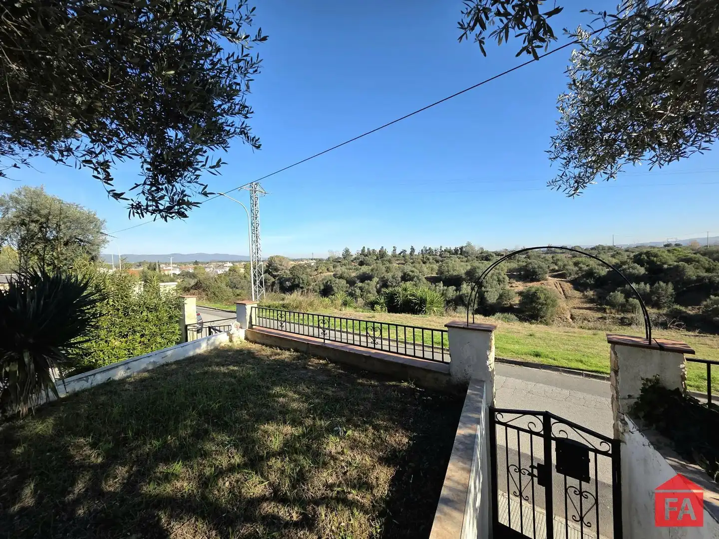 Vista exterior de Casa o xalet en venda en Albinyana amb Calefacció, Terrassa i Traster
