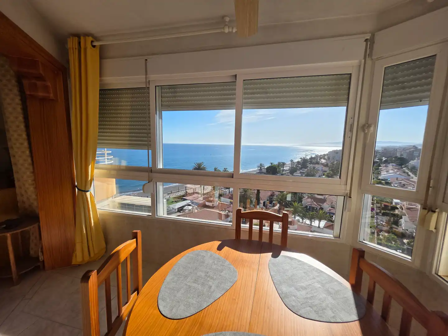 Dormitori de Apartament de lloguer en Torrox amb Aire condicionat, Calefacció i Moblat