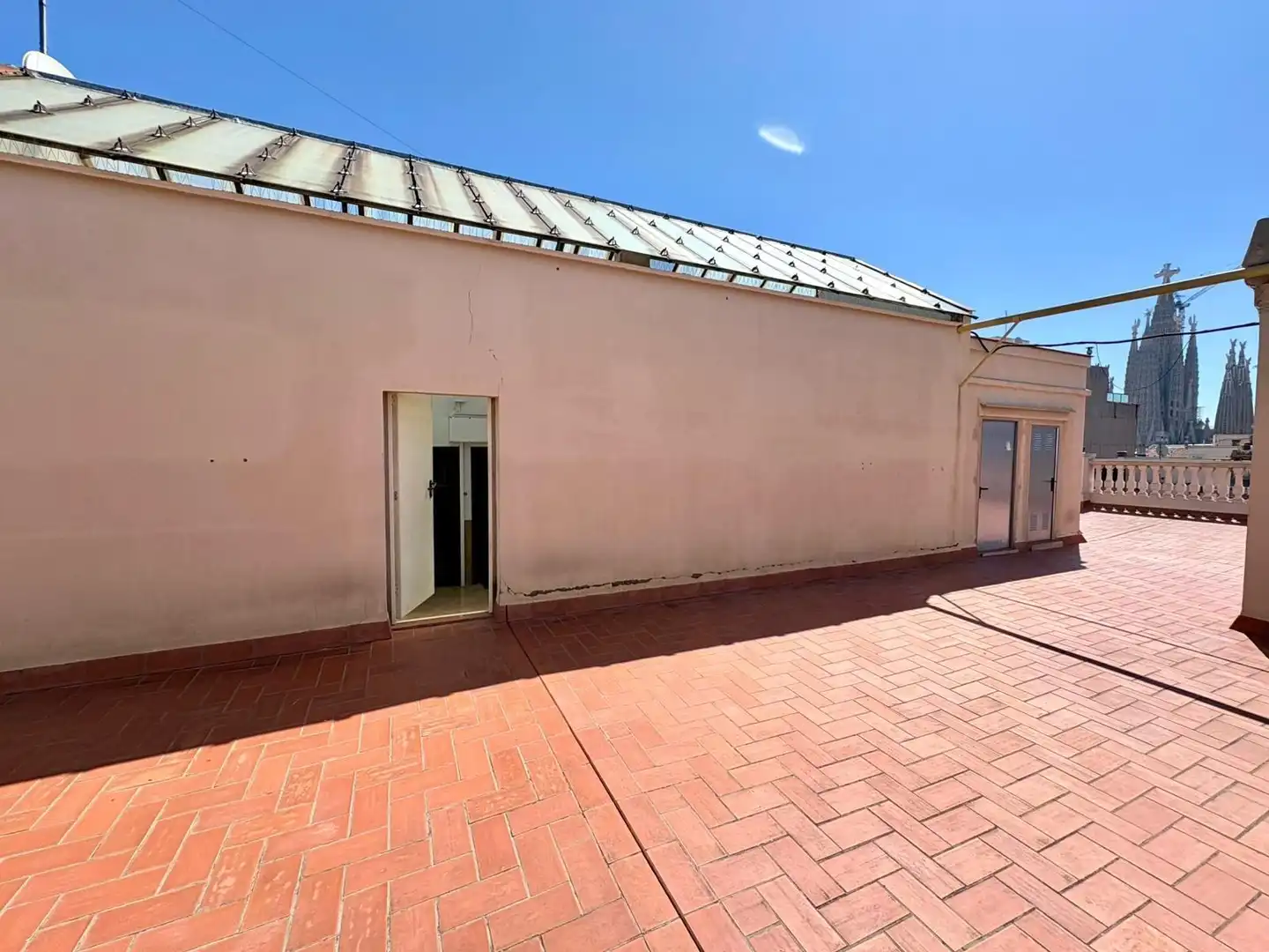 Vista exterior de Piso en venta en Barcelona con Aire acondicionado, Parquet y Trastero