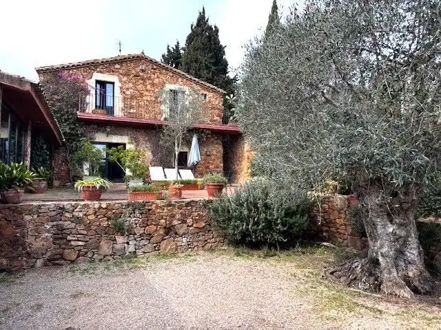 Casa rustica con giardino in vendita a Mont-ras