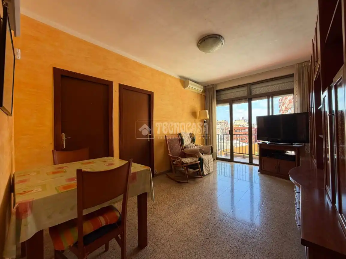 Vista exterior de Piso en venta en L'Hospitalet de Llobregat con Aire acondicionado, Calefacción y Balcón