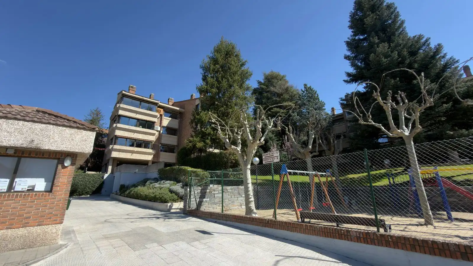 Vista exterior de Piso en venta en Pozuelo de Alarcón con Aire acondicionado, Calefacción y Trastero
