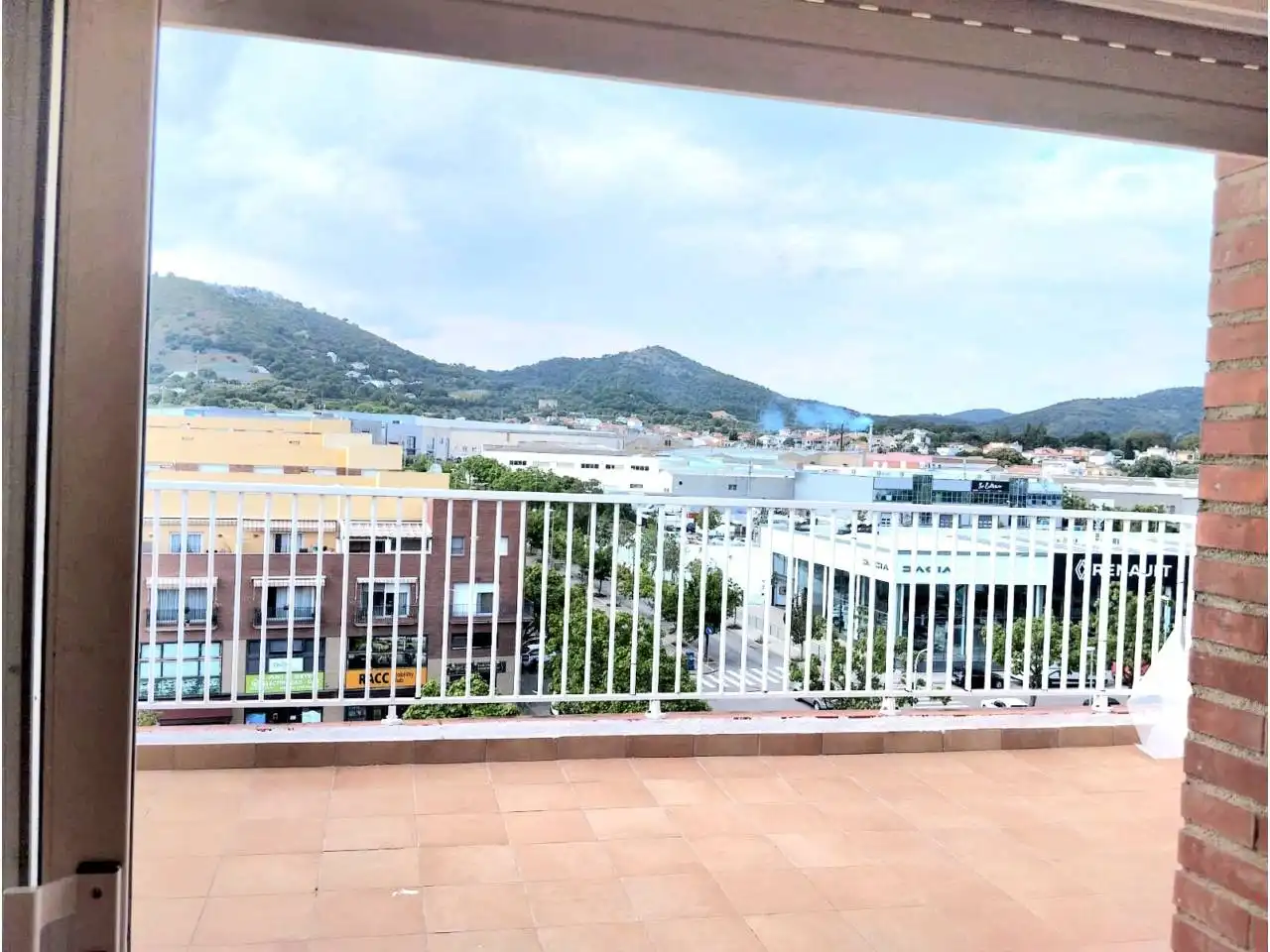 Vista exterior de Piso en venta en Pineda de Mar con Calefacción y Terraza