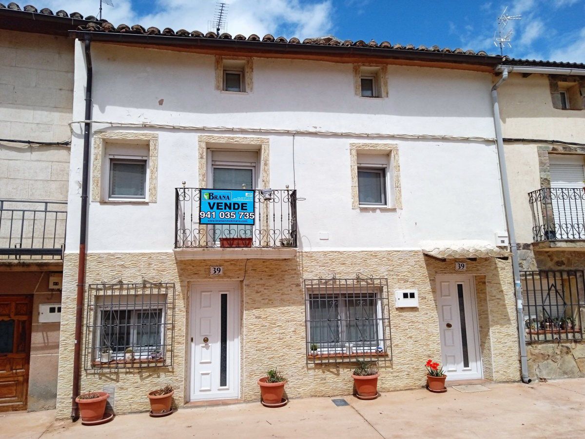 Vista exterior de Casa o chalet en venta en Hervías con Calefacción, Trastero y Amueblado