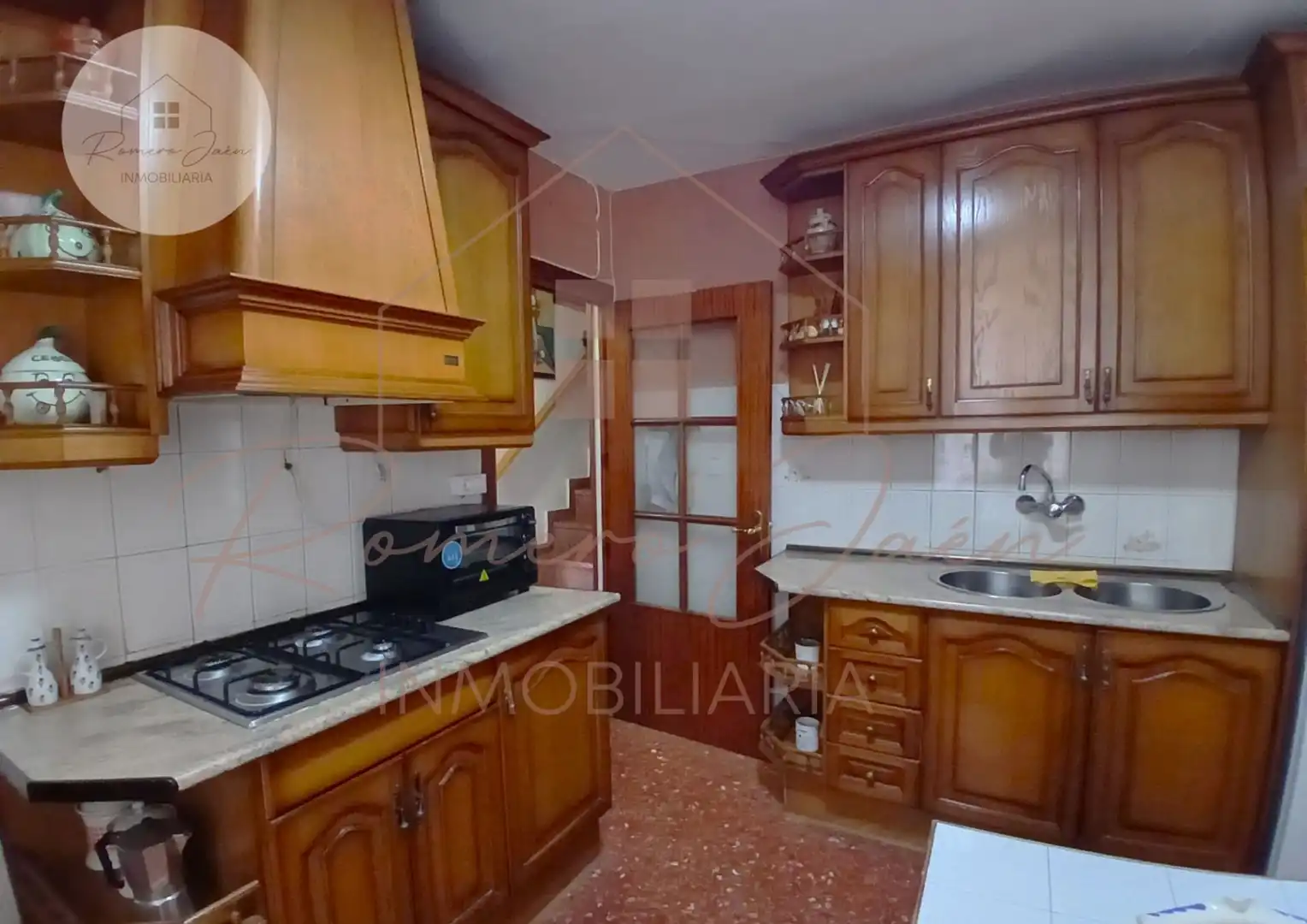 Cuina de Casa o xalet en venda en Jaén amb Calefacció, Traster i Moblat