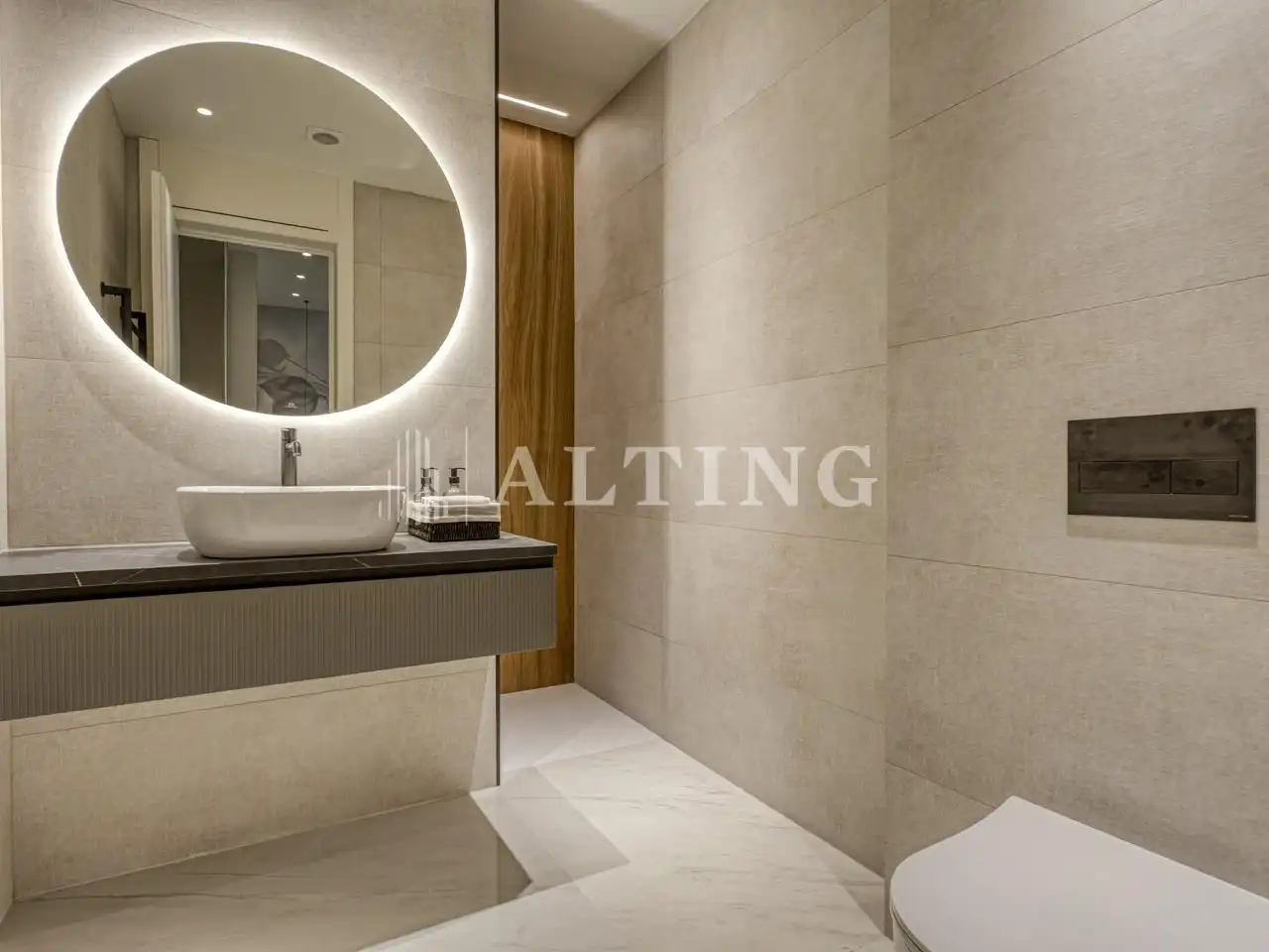 Baño de Piso en venta en Barcelona con Aire acondicionado, Calefacción y Jardín privado