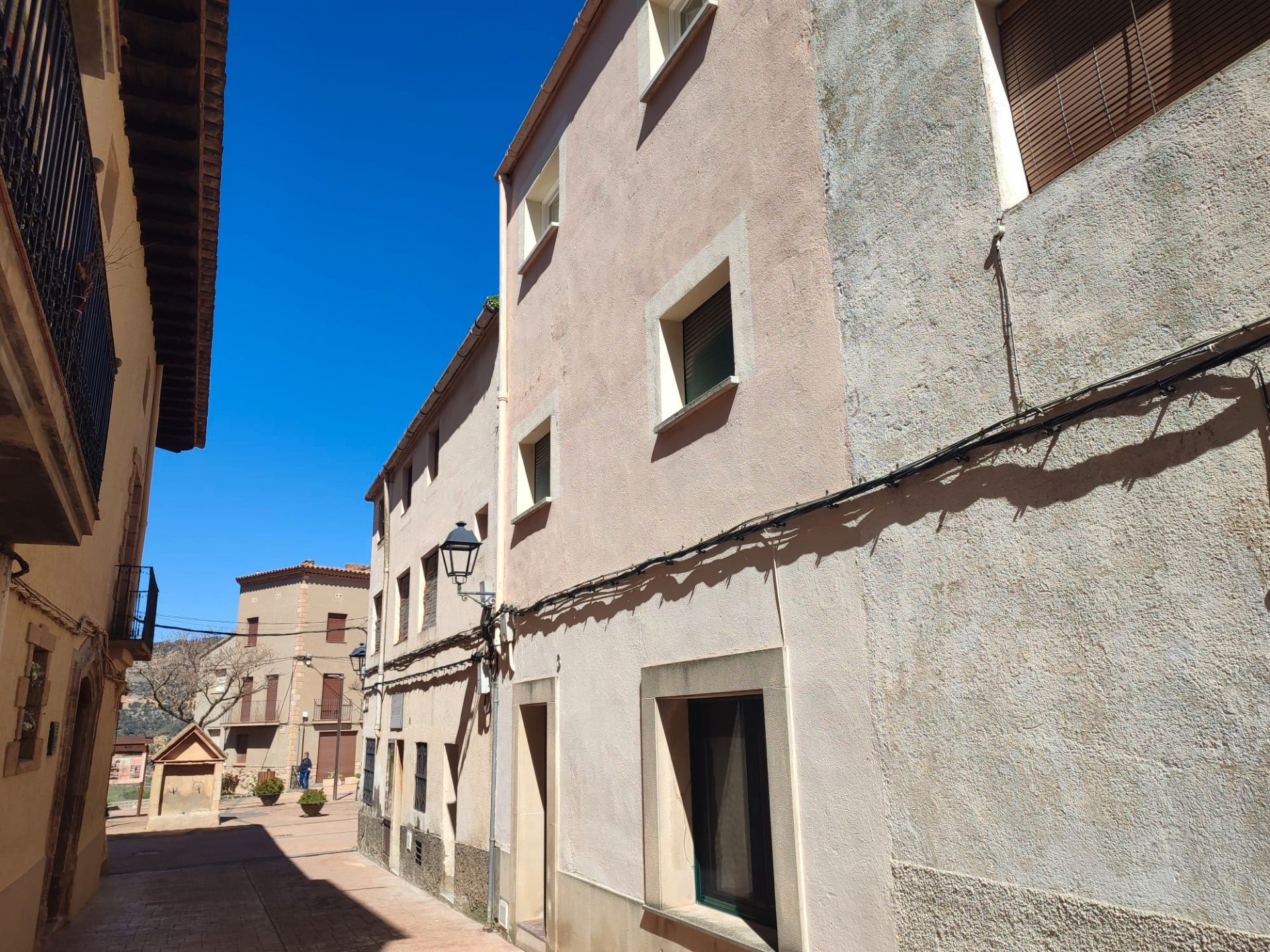 Vista exterior de Casa adosada en venda en Ulldemolins amb Calefacció, Jardí privat i Parquet