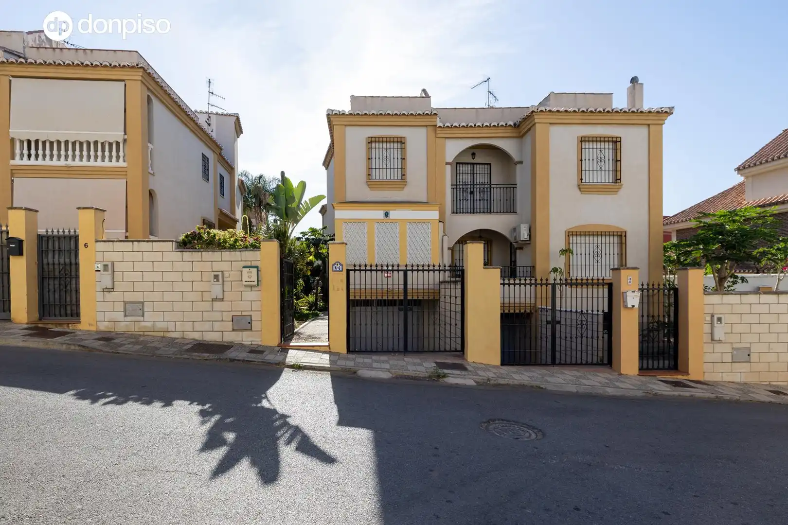 Terraced house with garden for sale in Calle Calle Aperos del Pilar