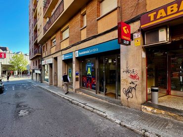 Local comercial en venta en VÁZQUEZ DE MELLA 3