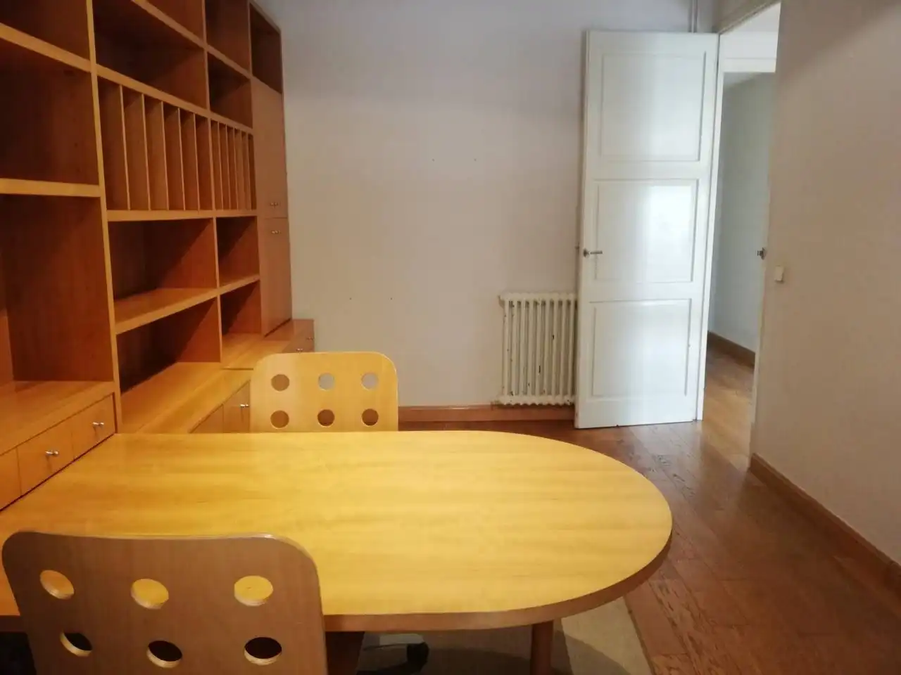 Wohnung zur Miete in Girona mit Klimaanlage, Heizung und Parkett