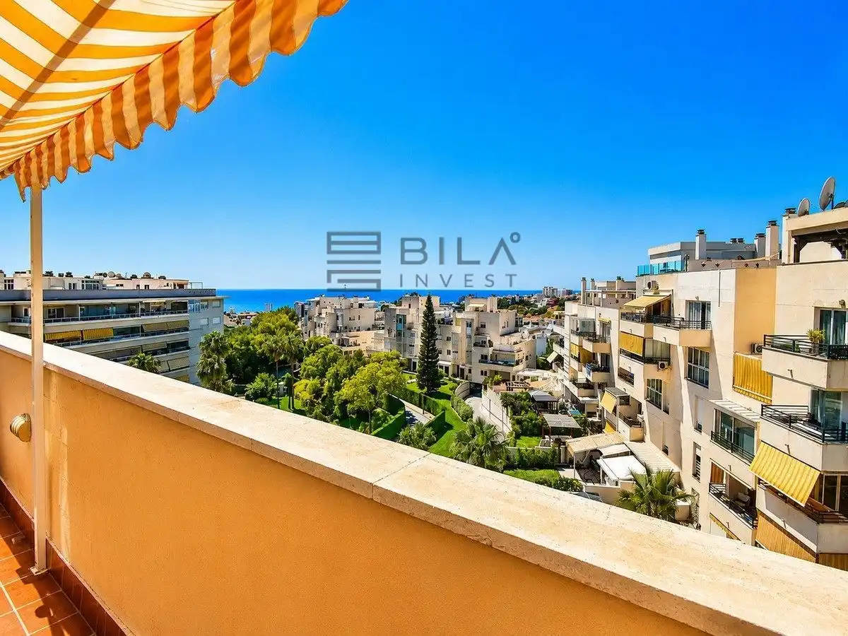 Vista exterior de Ático en venta en Benalmádena con Aire acondicionado, Terraza y Trastero