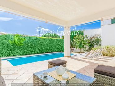 Casa con piscina en venta en sa calma