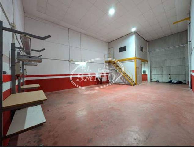 Nave industrial en Venta en Alcolea