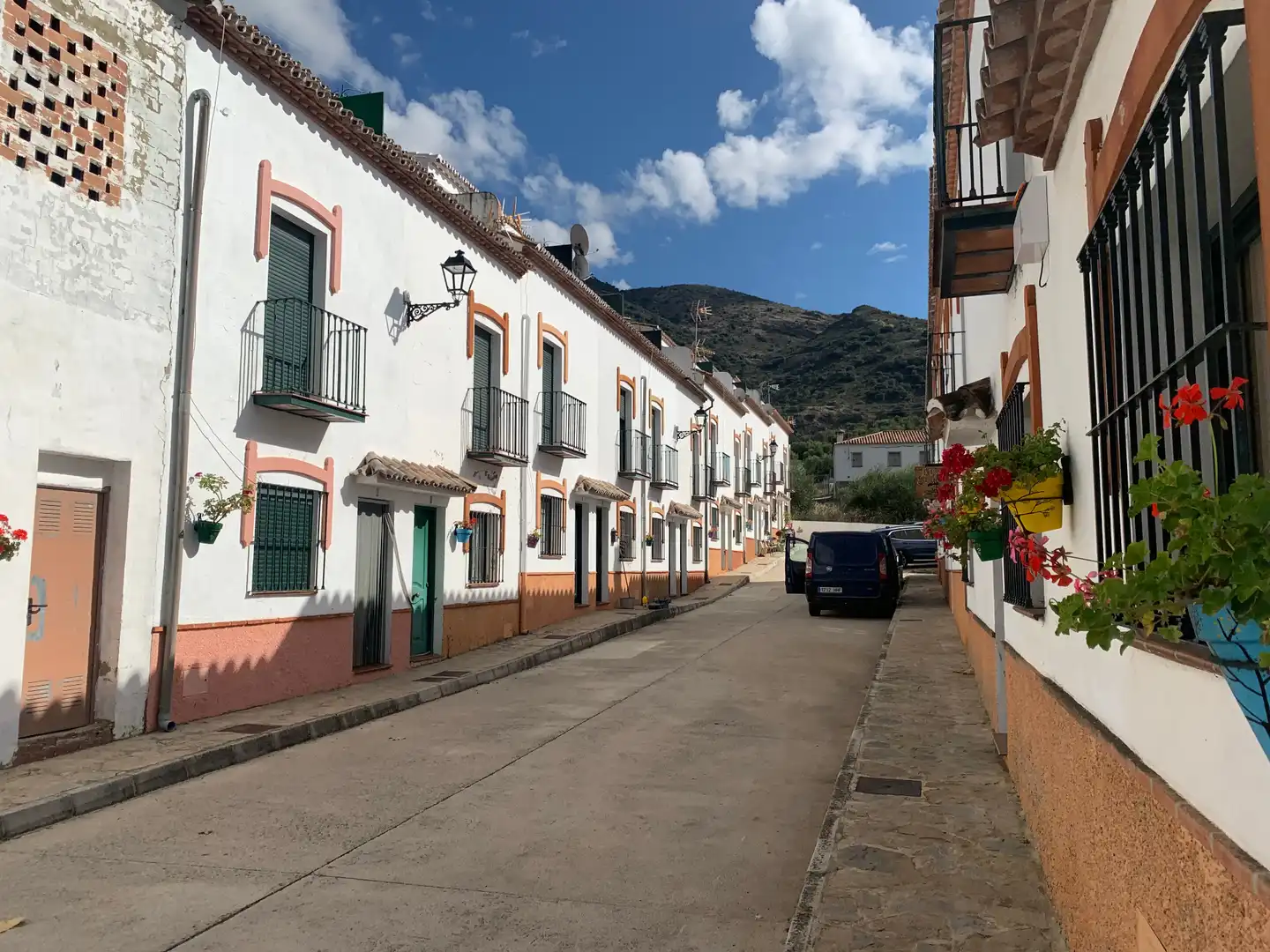 Vista exterior de Casa adosada en venda en Jimera de Líbar