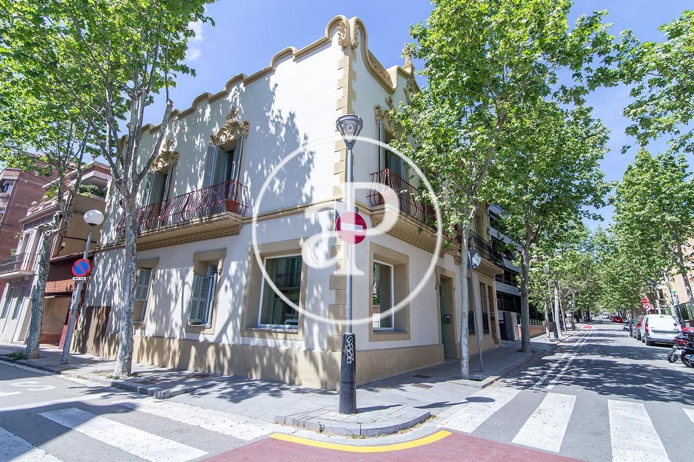 Vista exterior de Casa o xalet en venda en  Barcelona Capital amb Calefacció i Terrassa