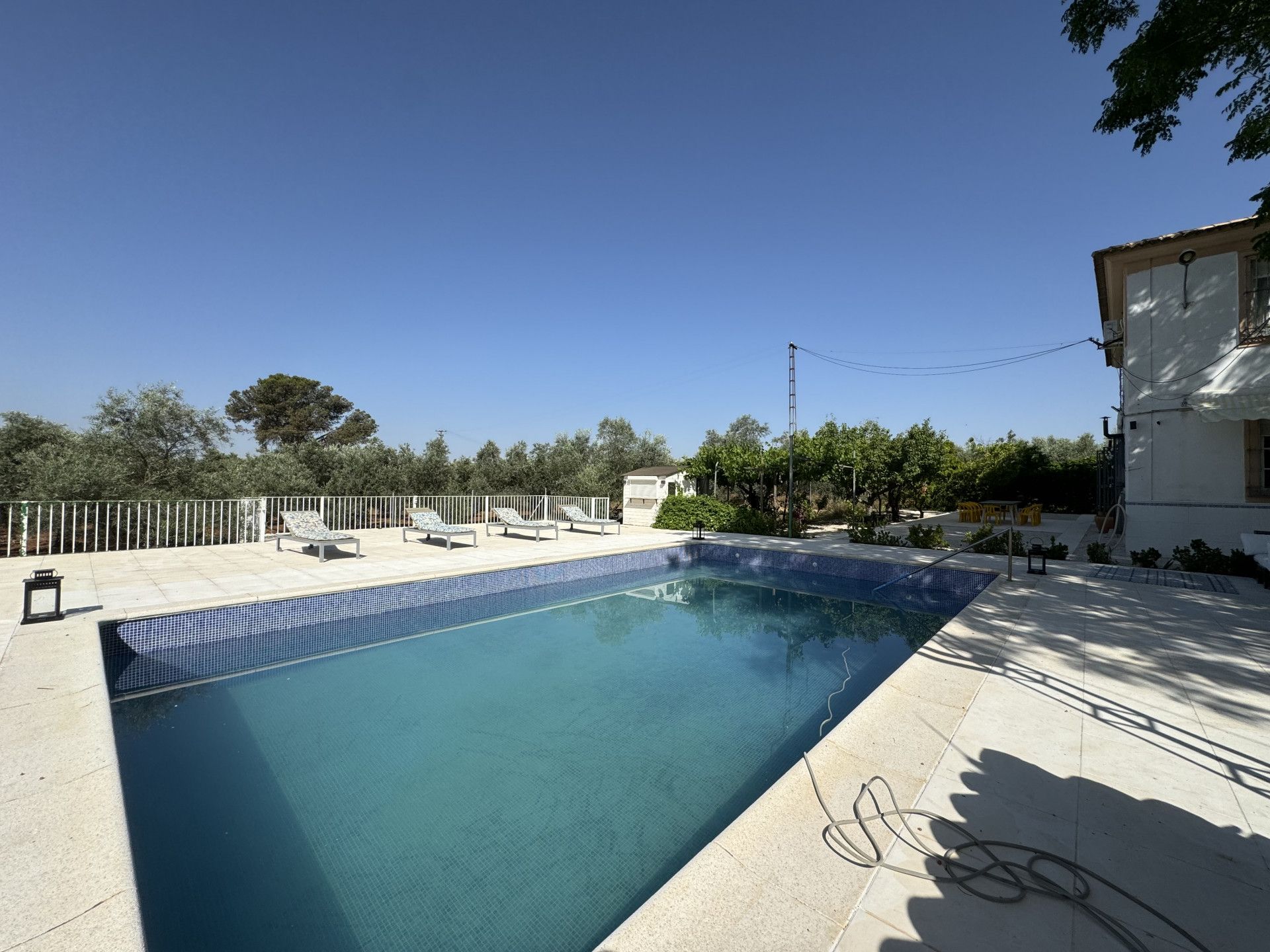 Schwimmbecken von Country house zum verkauf in Puente Genil mit Klimaanlage, Privatgarten und Terrasse