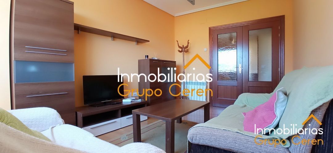 Sala d'estar de Apartament en venda en Santo Domingo de la Calzada amb Calefacció, Parquet i Terrassa