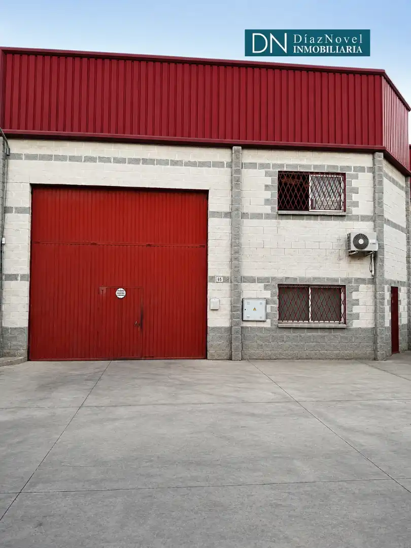 Nau industrial en venda a Calle Ciro Alegría 33