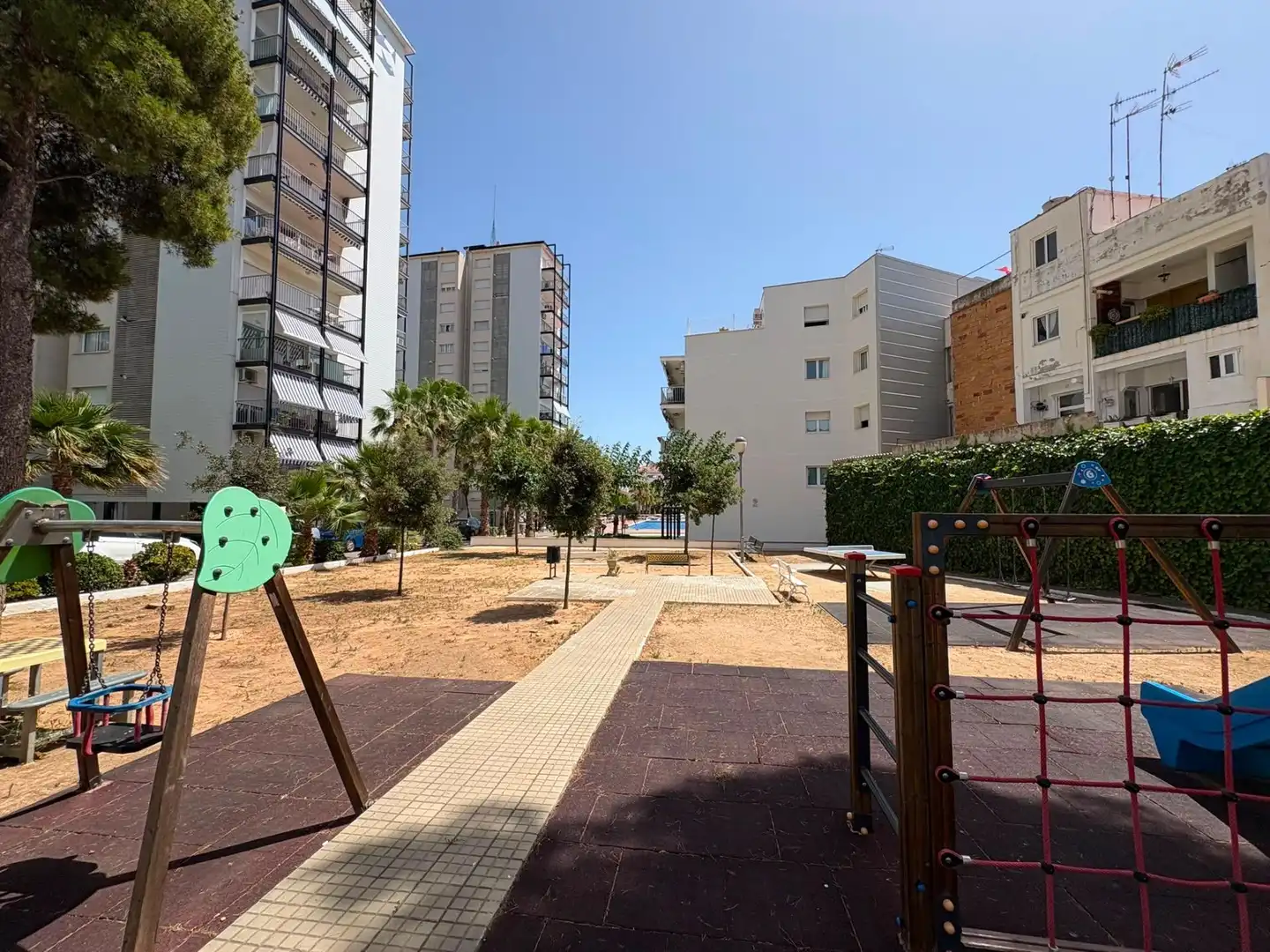 Außenansicht von Wohnungen zum Verkauf in Sitges mit Heizung, Privatgarten und Terrasse