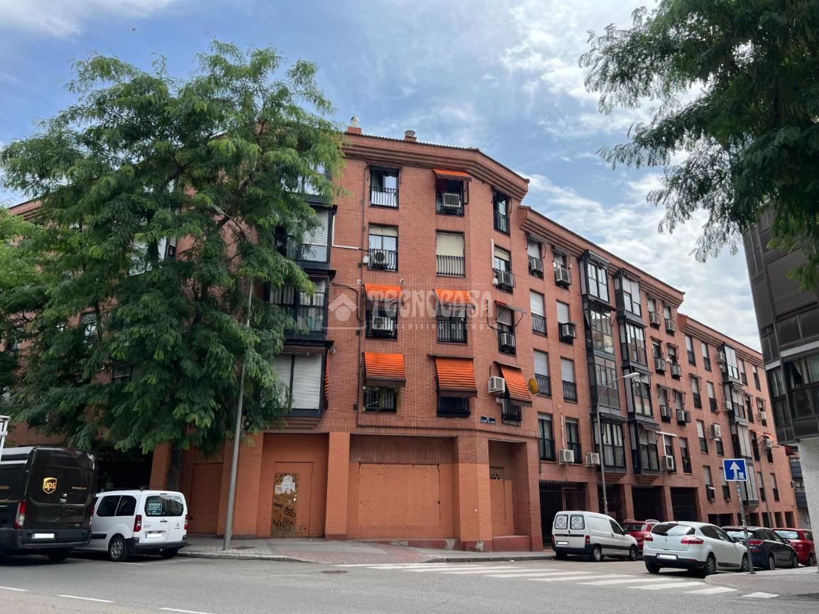 Exterior view of Garage for sale in  Madrid Capital