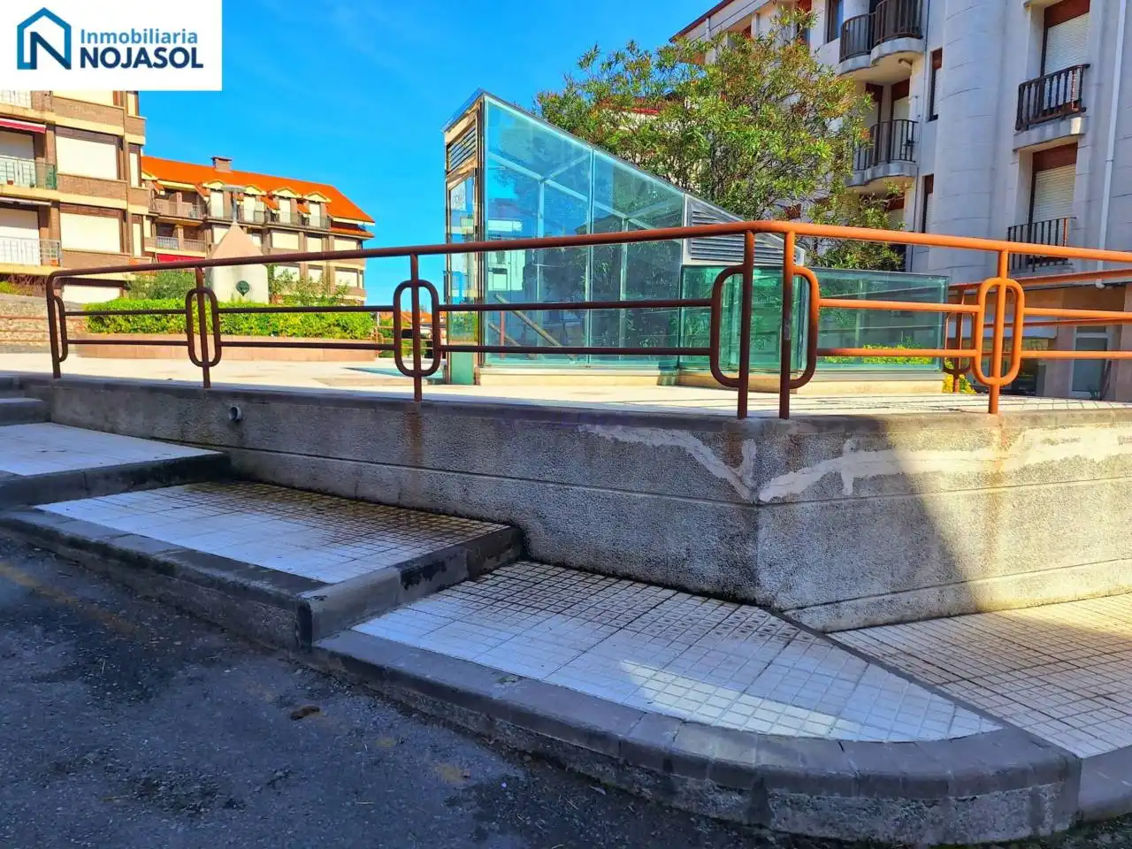 Vista exterior de Apartamento de alquiler en Noja con Calefacción, Terraza y Amueblado