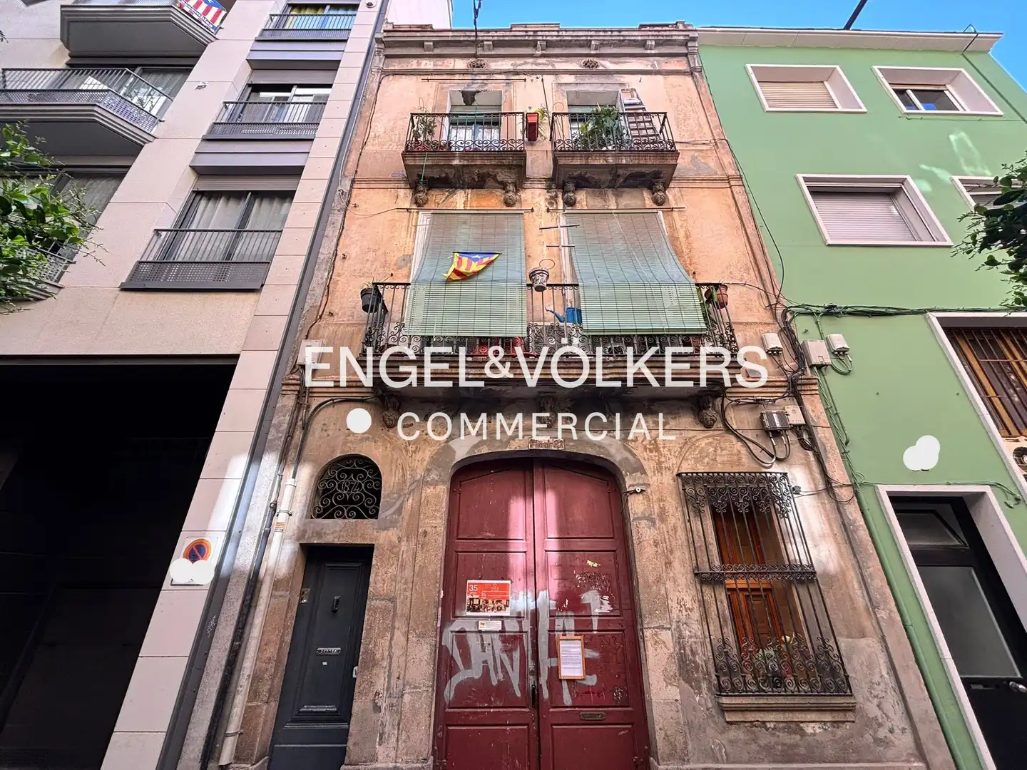 Vista exterior de Edificio en venta en Barcelona