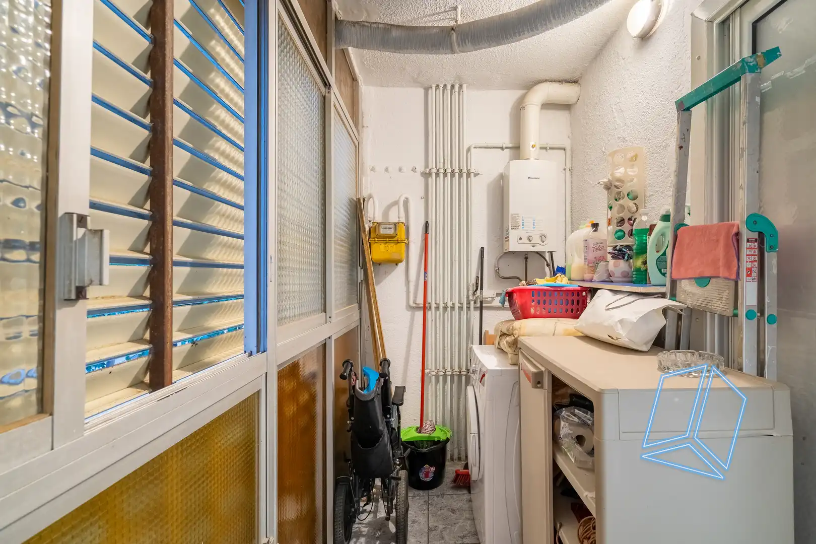 Piso en venta en Cornellà de Llobregat con Balcón