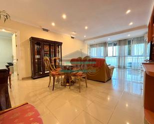 Living room of Flat to rent in  Granada Capital  with Air Conditioner, Heating and Furnished