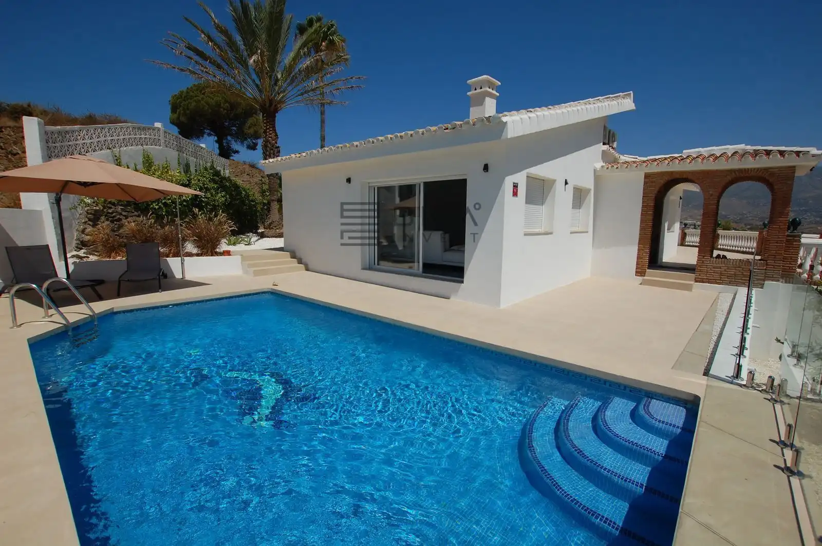 Chalet con piscina en venta en Cerros del Aguila, imagen 2