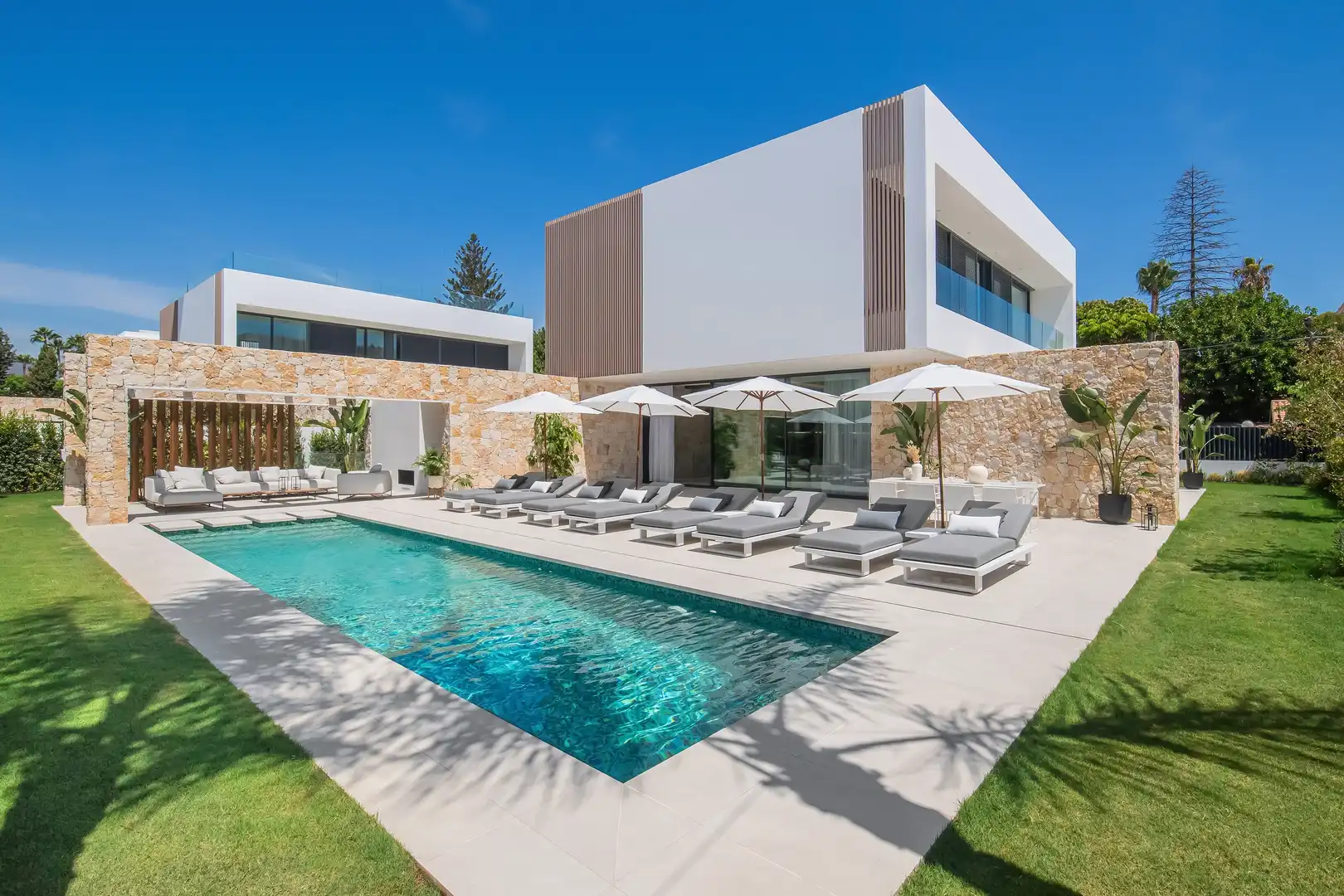 Villa con piscina in vendita a Nueva Andalucía