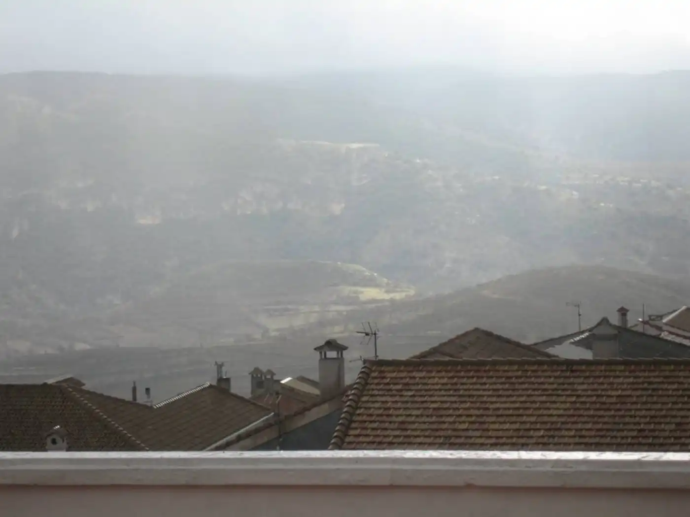 Vista exterior de Pis en venda en Santiago-Pontones amb Terrassa, Moblat i Balcó