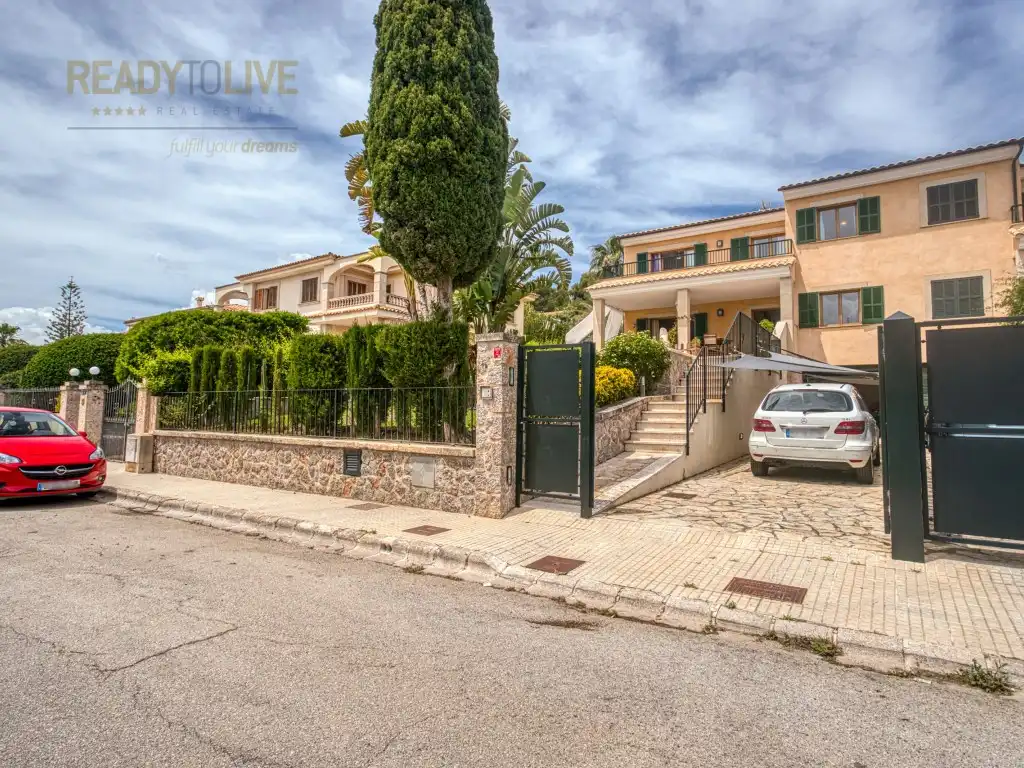 Außenansicht von Einfamilien-Reihenhaus zum Verkauf in Alcúdia mit Klimaanlage, Privatgarten und Terrasse