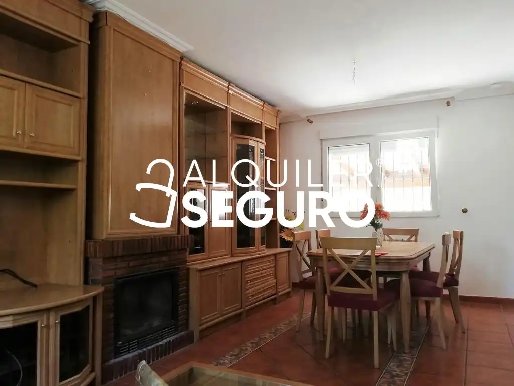 Casa o chalet de alquiler en Colmenar Viejo con Calefacción, Terraza y Amueblado