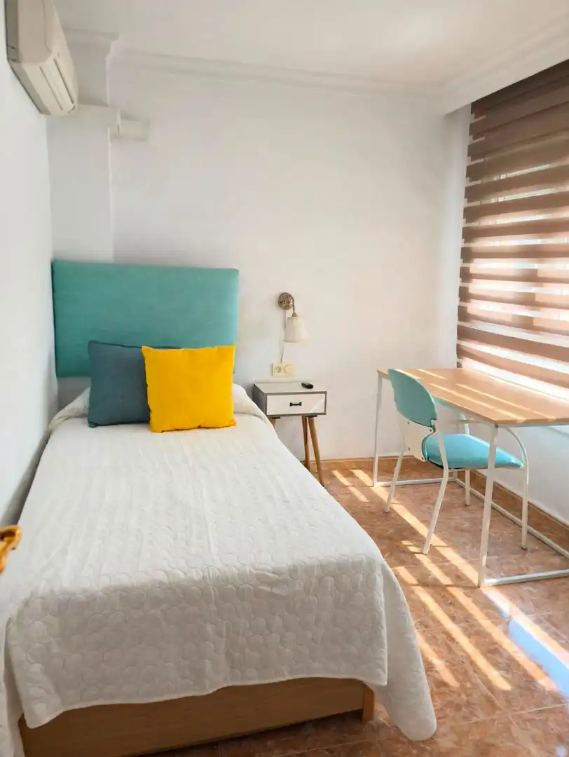 Habitación de Piso de alquiler en Málaga con Aire acondicionado, Calefacción y Terraza