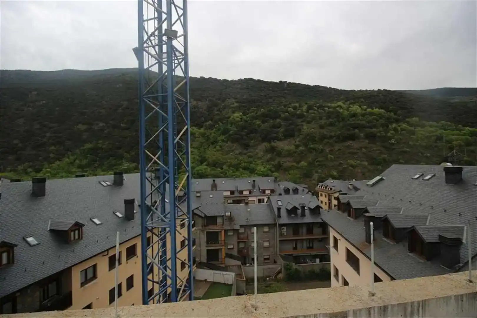 Außenansicht von Residential zum Verkauf in Sort