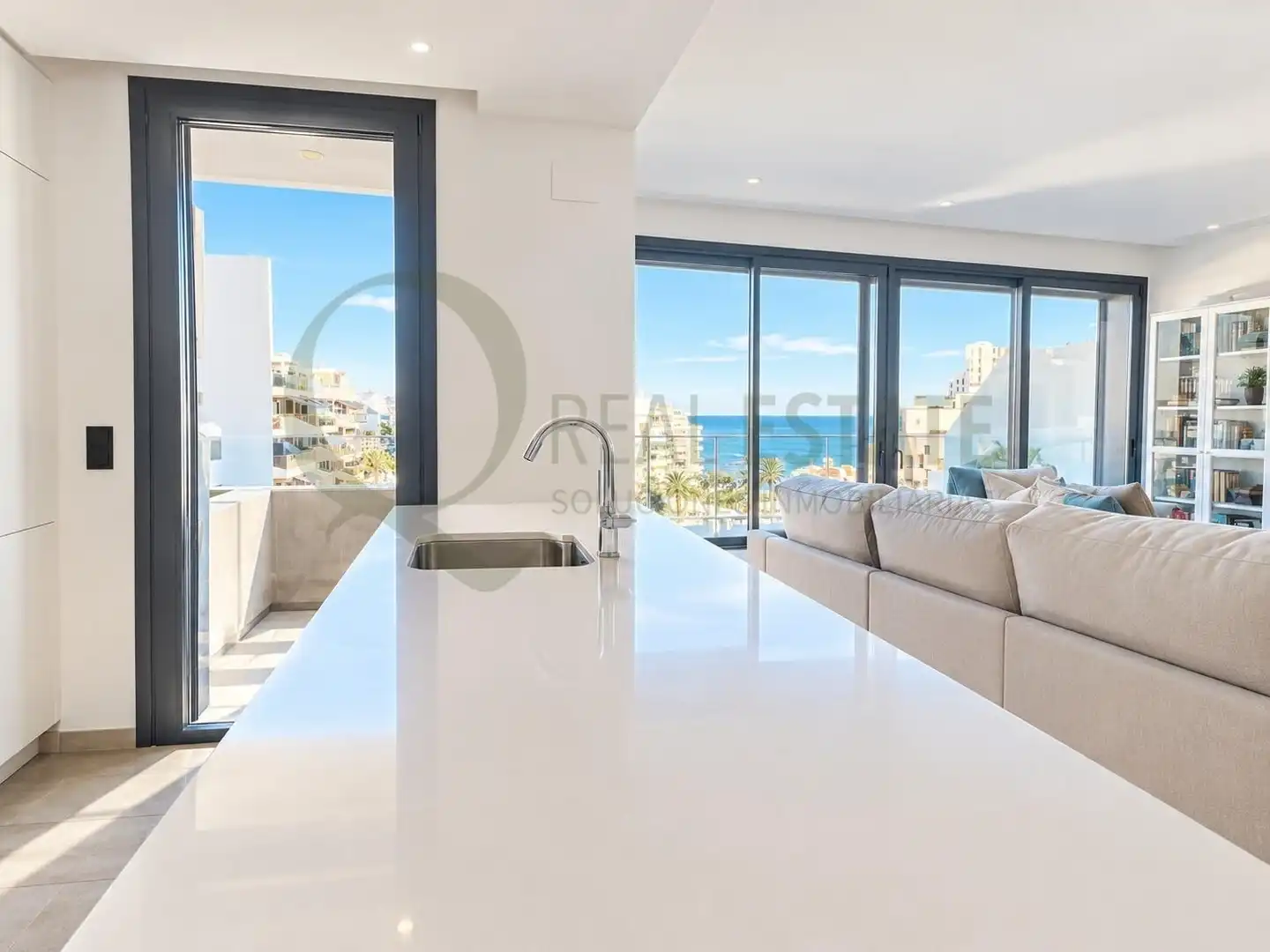 Ático con terraza en venta en Calle Calle Periodista Tirso Marín Sessé, imagen 12