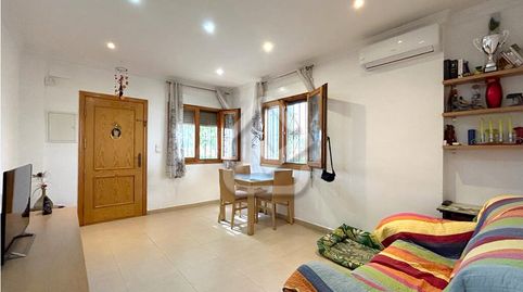 Fantástico apartamento en Dénia, es una planta baja de 95 m2. La vivienda consta de un salón comedor muy lujoso esquinero, una coc, imatge 2
