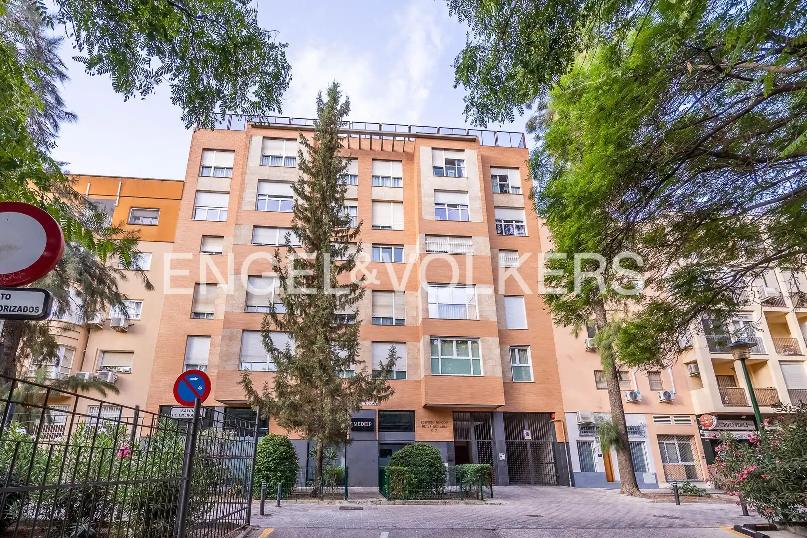 Vista exterior de Piso de alquiler en Sevilla con Aire acondicionado, Calefacción y Piscina
