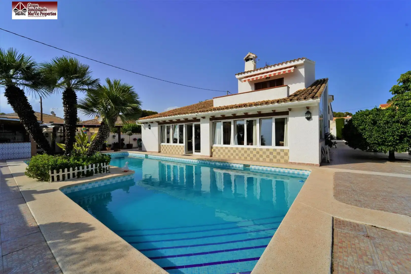 Vista exterior de Casa o chalet en venta en Benidorm con Calefacción, Jardín privado y Terraza
