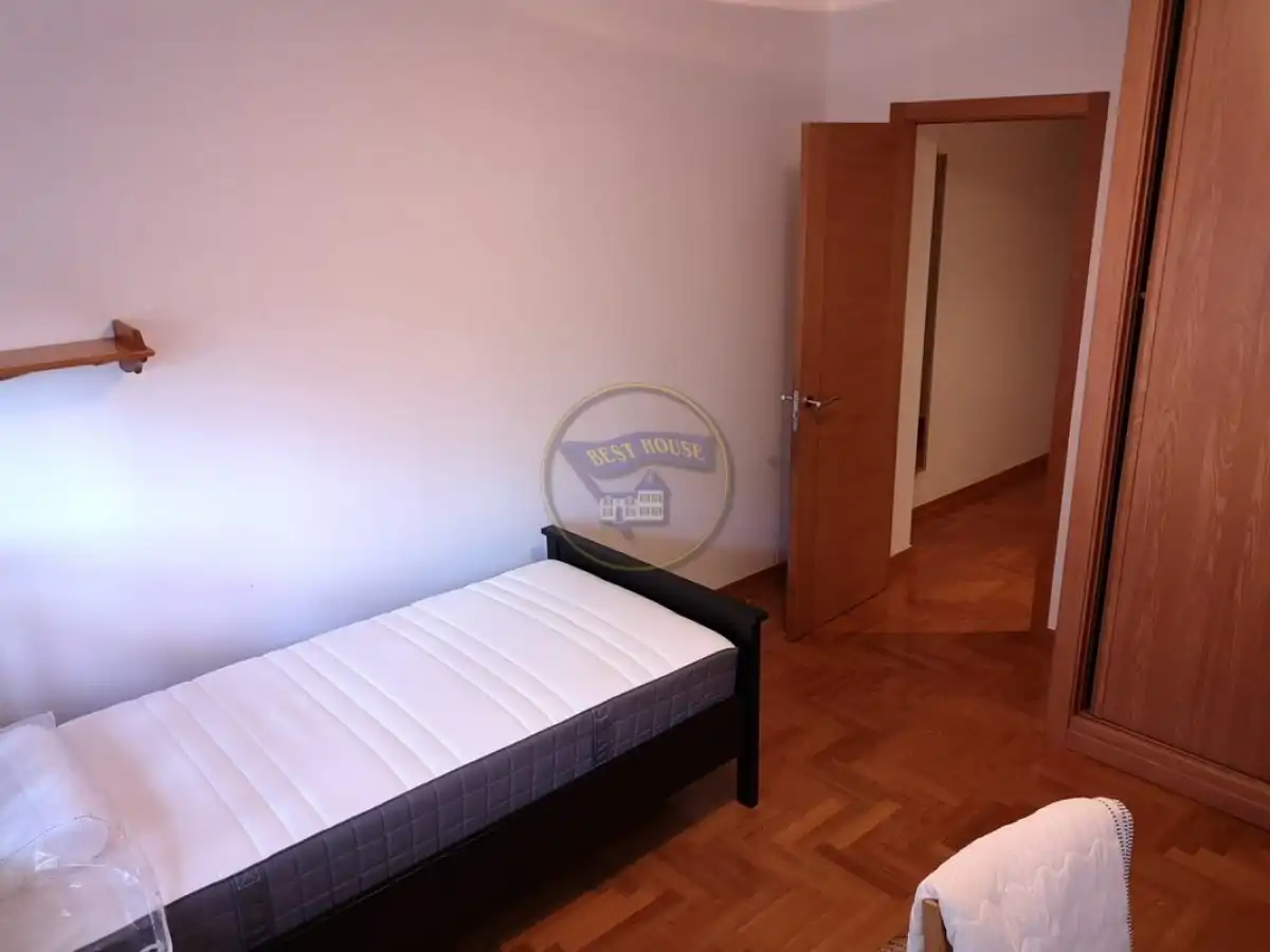 Flat for rent in Vigo   with Heating, Parquet flooring and Furnished