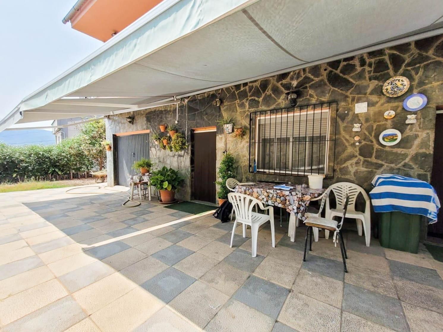 Terrassa de Casa o xalet en venda en Sant Esteve Sesrovires amb Calefacció, Jardí privat i Terrassa